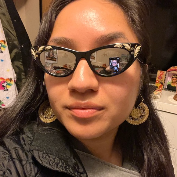 Posh Ambassador๐Top Rated Seller - Picture 3 of 11